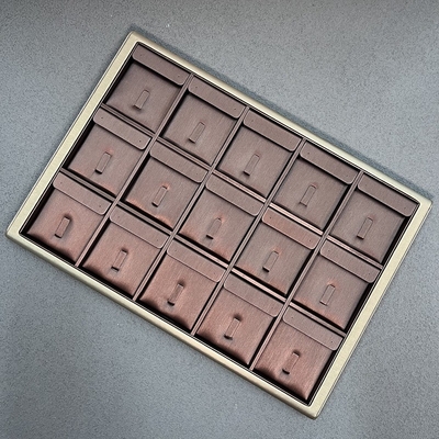 355*255*25mmブラウンPUの宝石類の皿はリング イヤリングの吊り下げ式のネックレスのために表示する