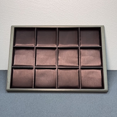 355*255*25mmブラウンPUの宝石類の皿はリング イヤリングの吊り下げ式のネックレスのために表示する